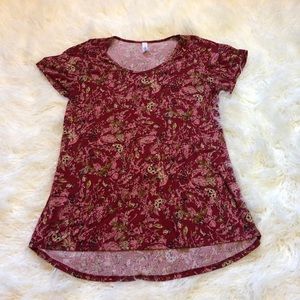 LuLaRoe‎ Red Floral Classic Tee